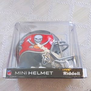 Tampa buccaneers signed mini helmet OJ Howard